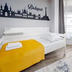 Downtown House Orange , Budapest Ungheria