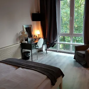 Midi Parkhotel Mitte Guest house