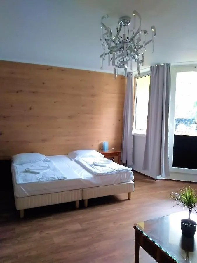 Konukevi Puschkin Rooms Berlin