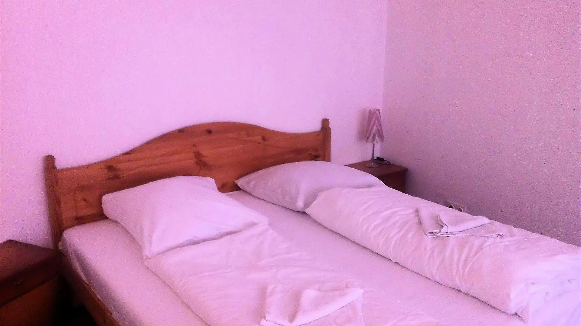 Konukevi Puschkin Rooms Berlin